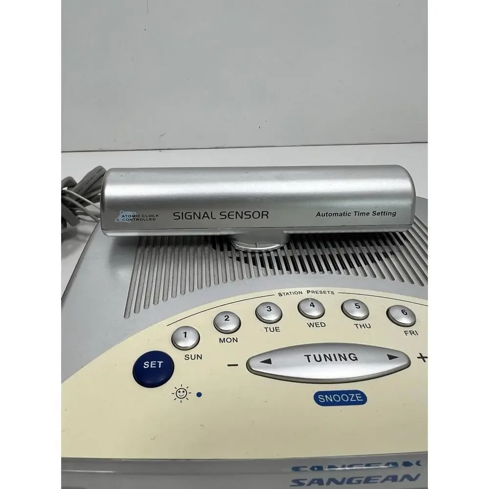 Sangean RCR-22 (AM-FM-AUX) Atomic Clock Radio Digital Tuning 2 Bands
